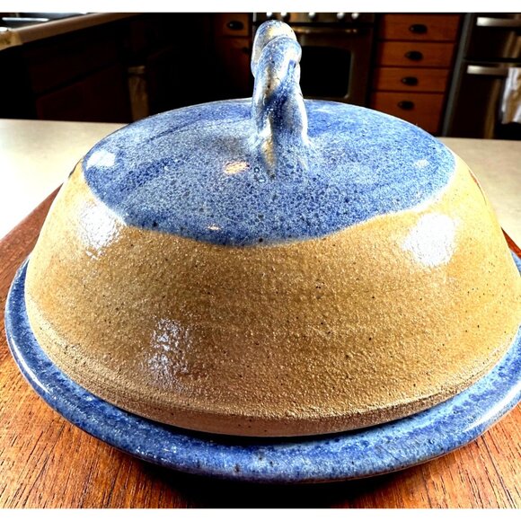 Stoneware pottery cheese butter dish w/ dome lid blue tan wheat leaf rustic - Picture 2 of 10